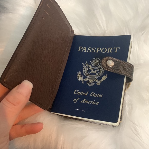 2009 authentic Louis Vuitton kisslock wallet in DE - Picture 6 of 16